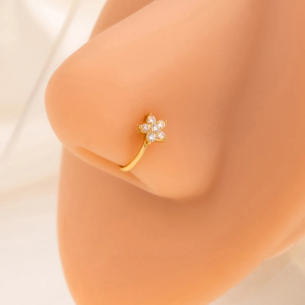 Hip-hop Rock Personality Shiny Inlaid Zircon Leaves Flowers No Piercing Nose Stud Nose Ring for Women Punk Jewelry Accessories