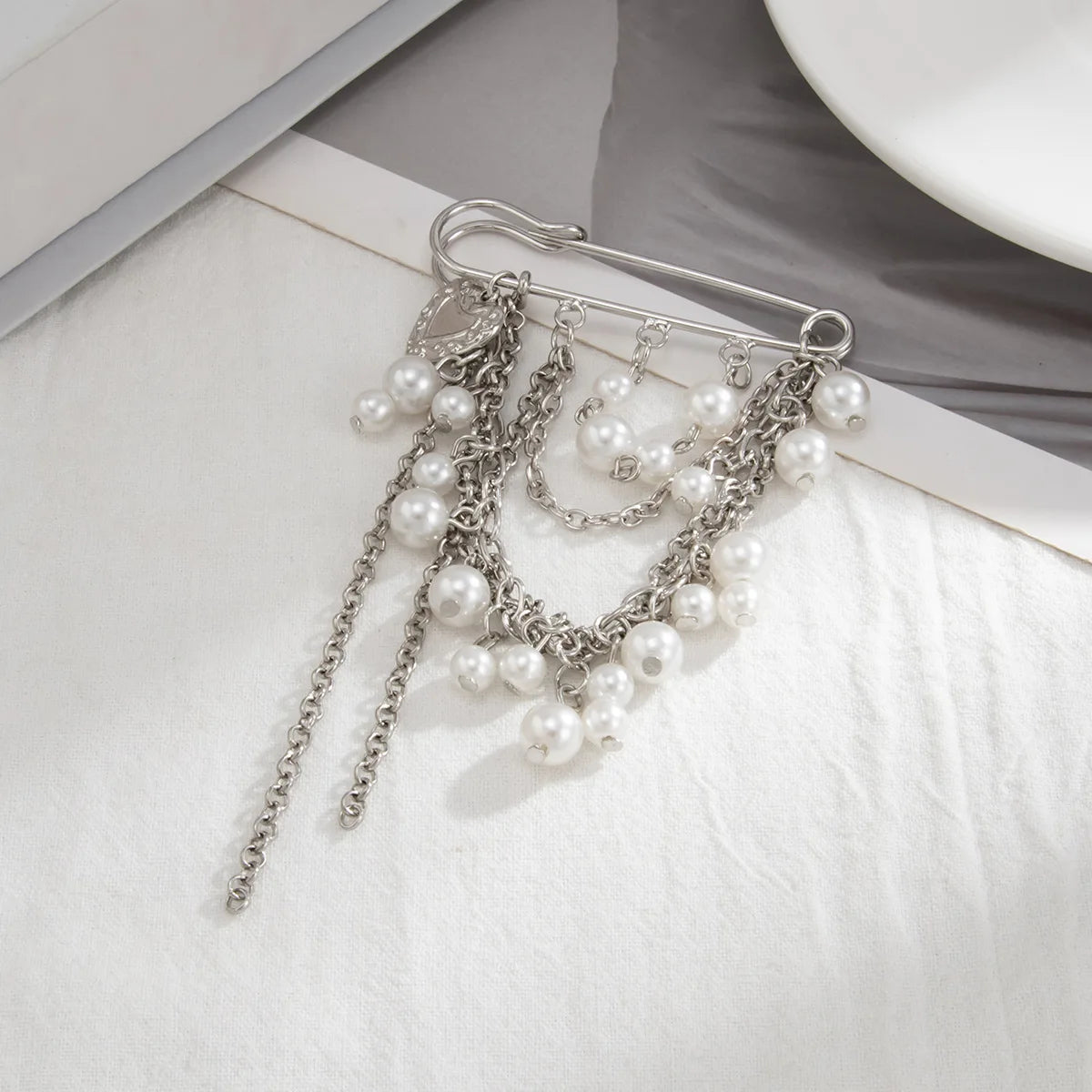 Creative Detachable Imitation Pearl Tassel Brooch Adjustable Trousers Jeans Safety Pin Convenient Versatile Clothing Accessories