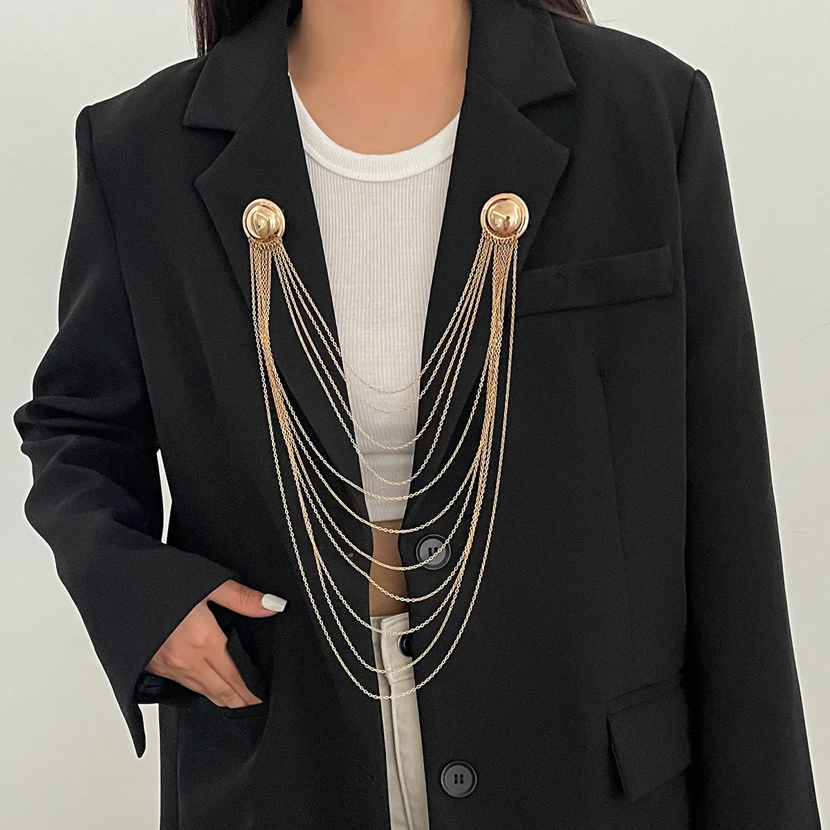 Double Round Buckle Pin Multi-layer Imitation Pearl Chain Long Tassel Brooches for Women Dress Decoration Suit Lapel Pin Jewelry