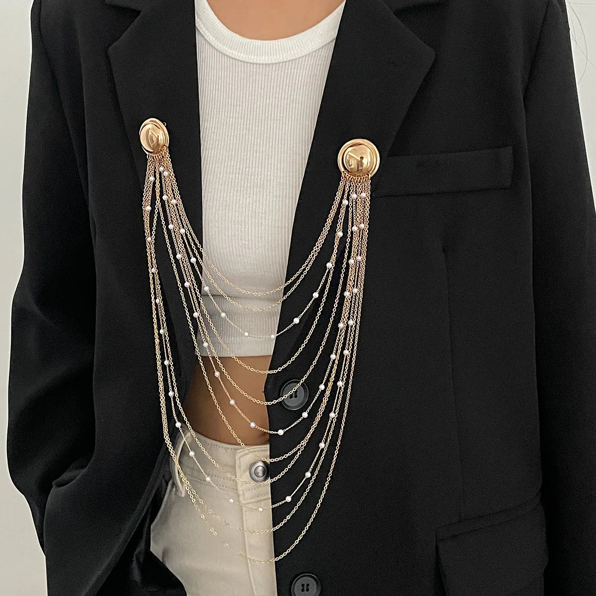 Double Round Buckle Pin Multi-layer Imitation Pearl Chain Long Tassel Brooches for Women Dress Decoration Suit Lapel Pin Jewelry