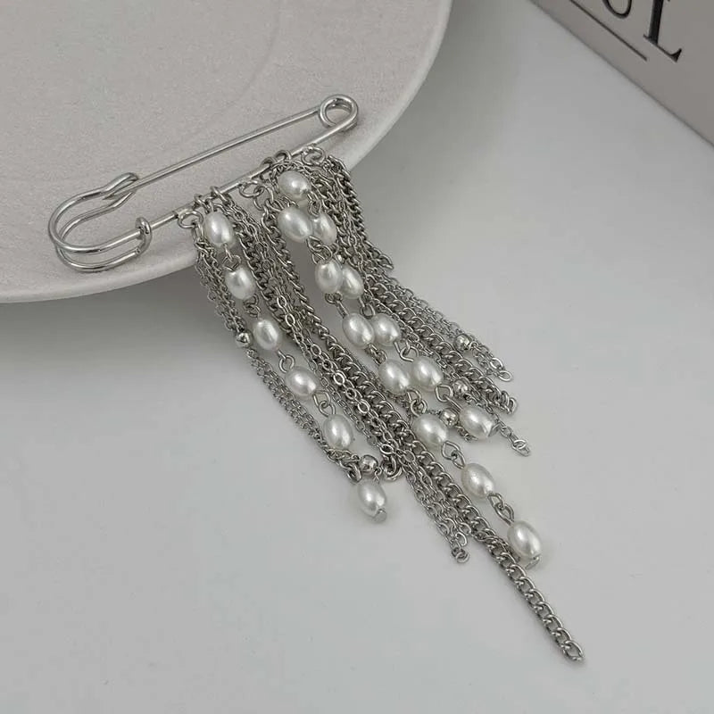 Sweet Cool Metal Chain Tassel Brooches for Women Men Fashion Silver Color Imitation Pearl Beaded Multi-Layer Brooch Jewelry