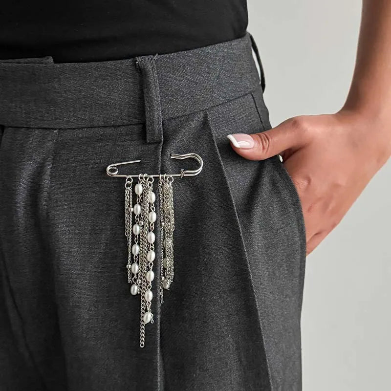Sweet Cool Metal Chain Tassel Brooches for Women Men Fashion Silver Color Imitation Pearl Beaded Multi-Layer Brooch Jewelry